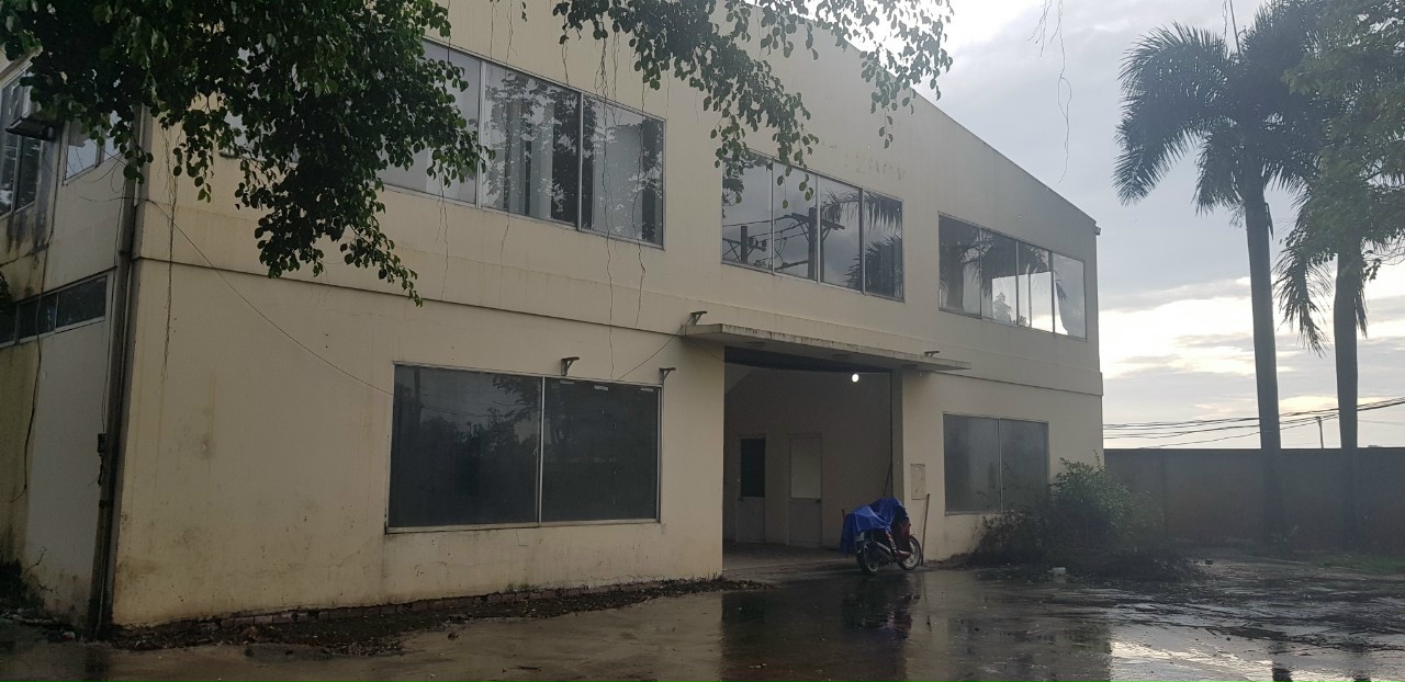 Bán gấp nhà xưởng 1560m2 KV đất 3000m2 trong KCN Xuyên Á, Đức Hòa, Long An