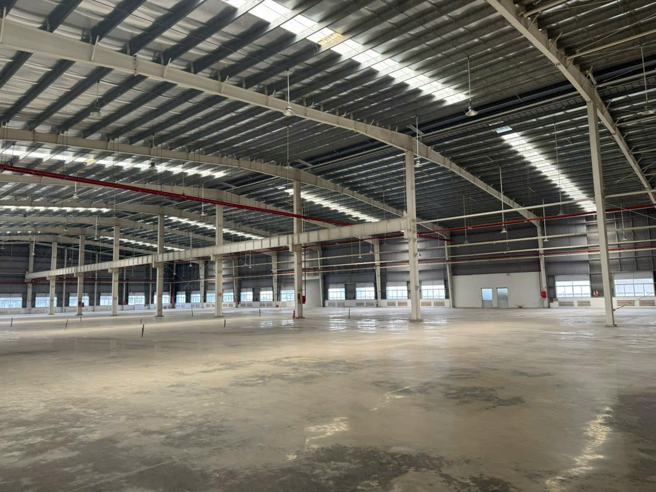 Cho thuê nhà xưởng 16,000m2 KV 32,000m2 trong KCN Vsip 2, Bình Dương